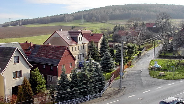 die Kravallgasse, heute Denkmalstraße in Richtung Drohmberg